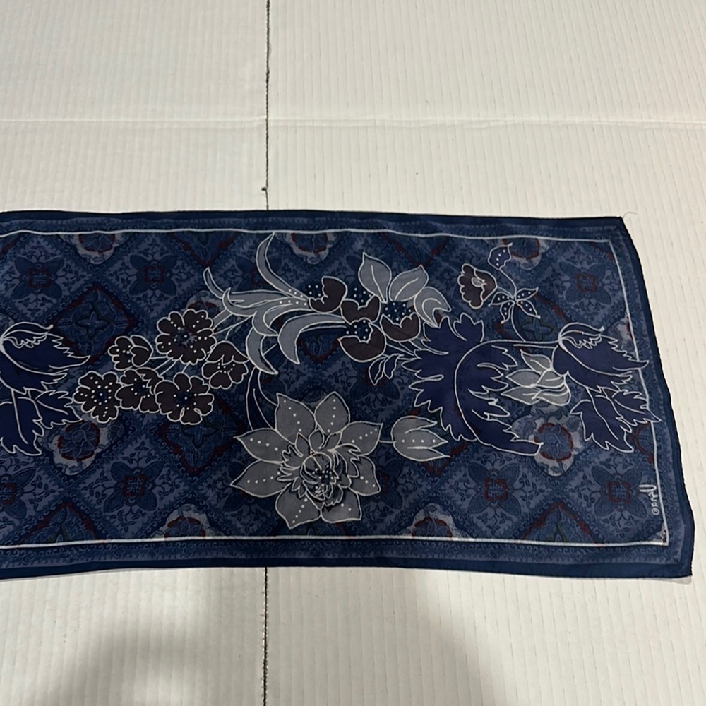 Vintage Ugra all silk Floral patterned Blue white maroon Gray Scarf lightweight - Picture 6 of 8